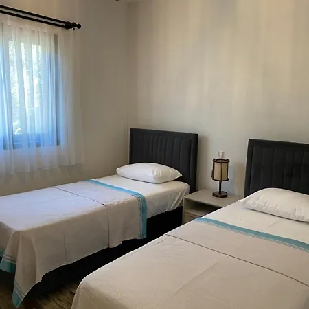 Felicita House مرمريس